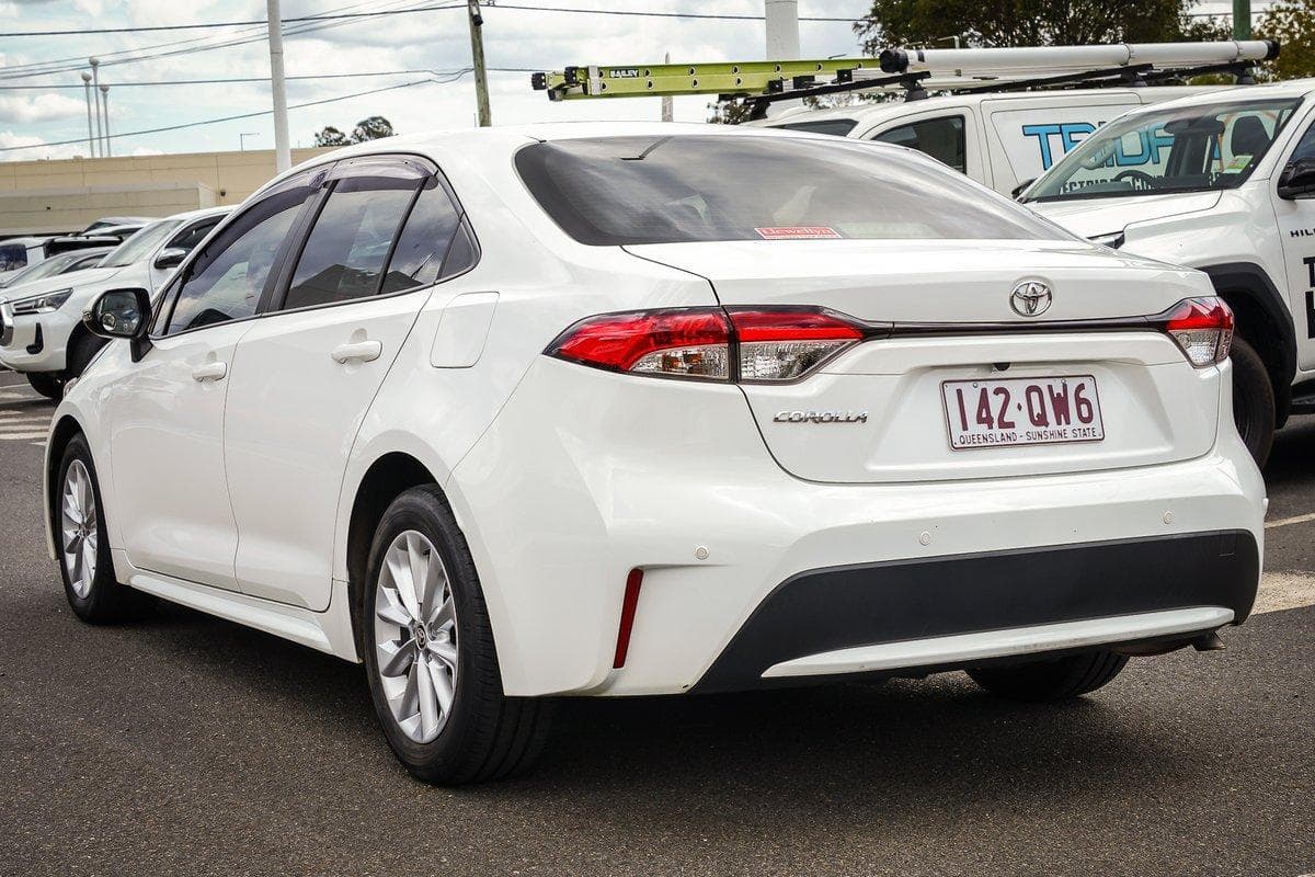 2021 Toyota Corolla Ascent Sport in White