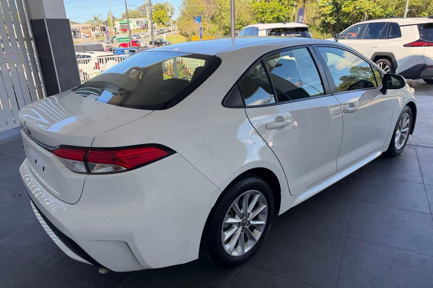 2021 Toyota Corolla Ascent Sport in White