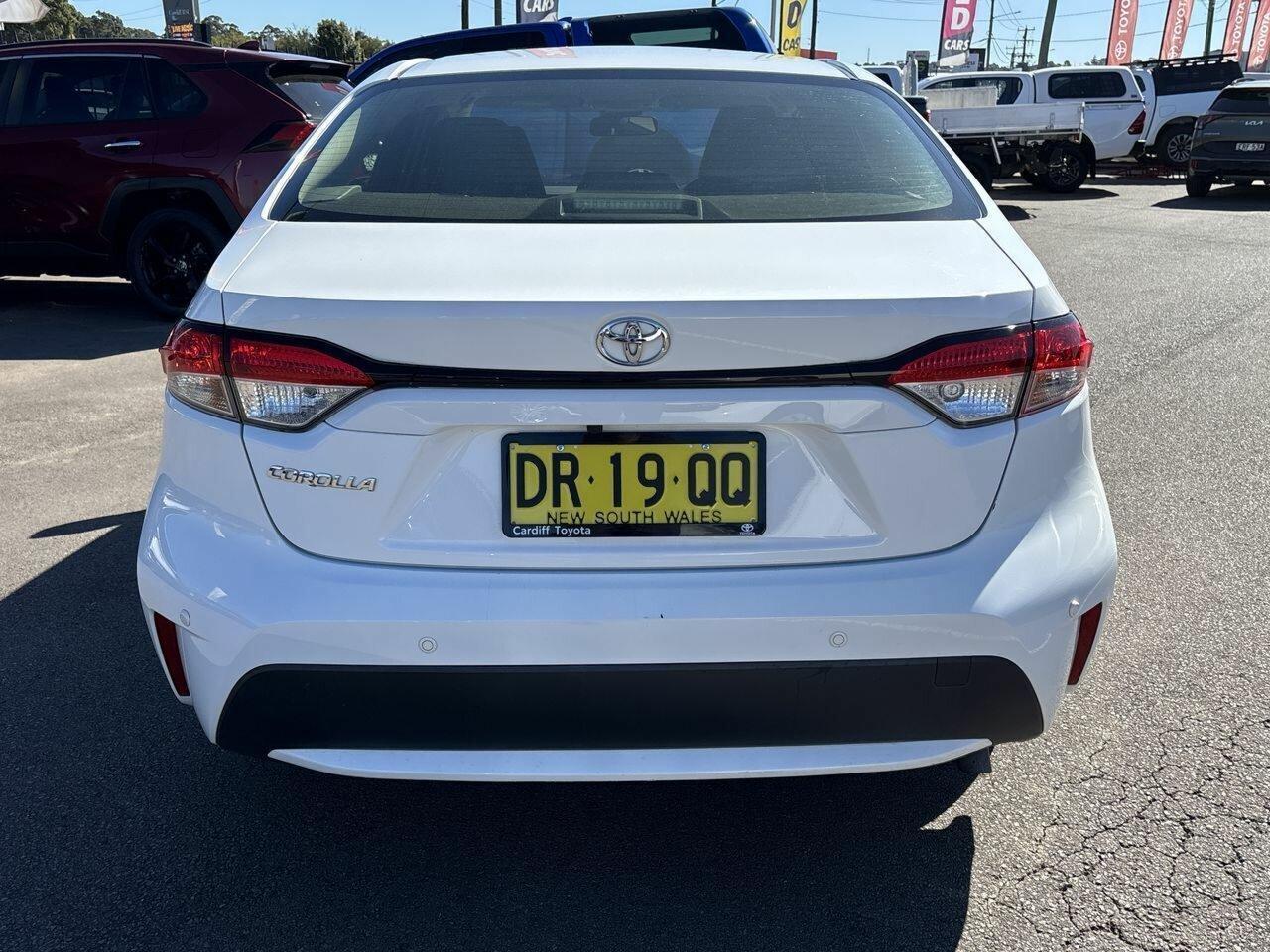 2020 Toyota Corolla Ascent Sport in White
