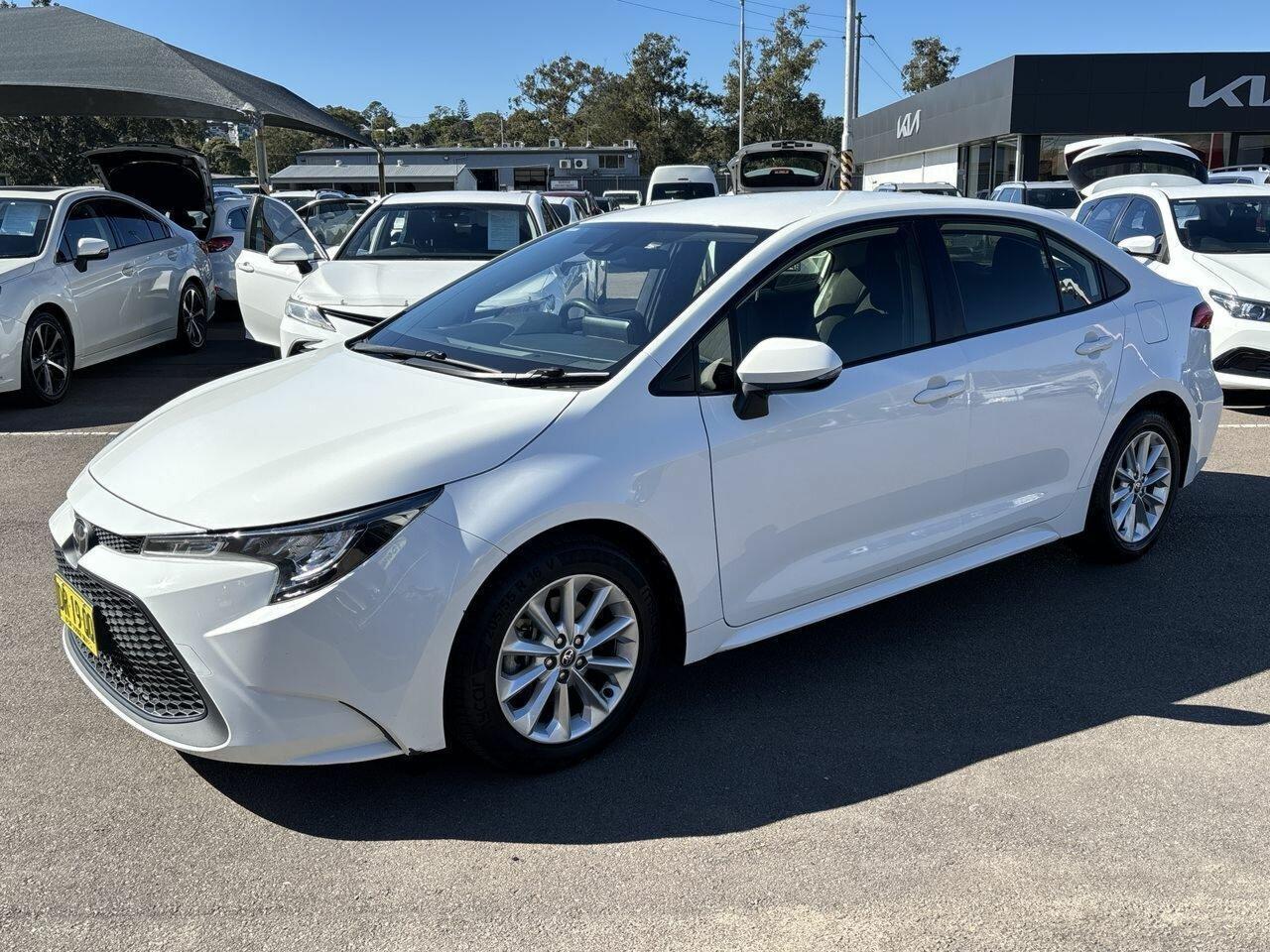 2020 Toyota Corolla Ascent Sport in White