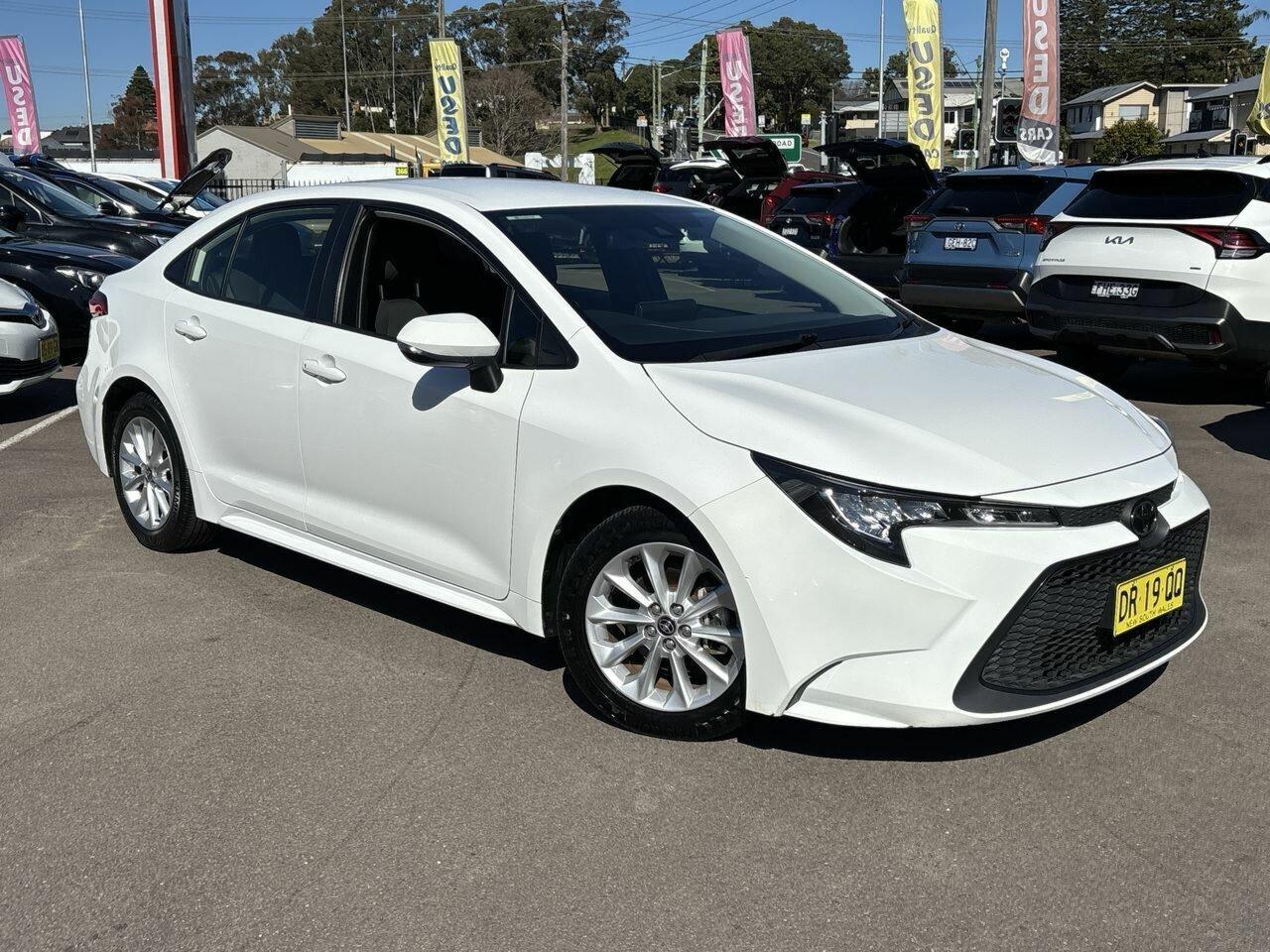 2020 Toyota Corolla Ascent Sport in White