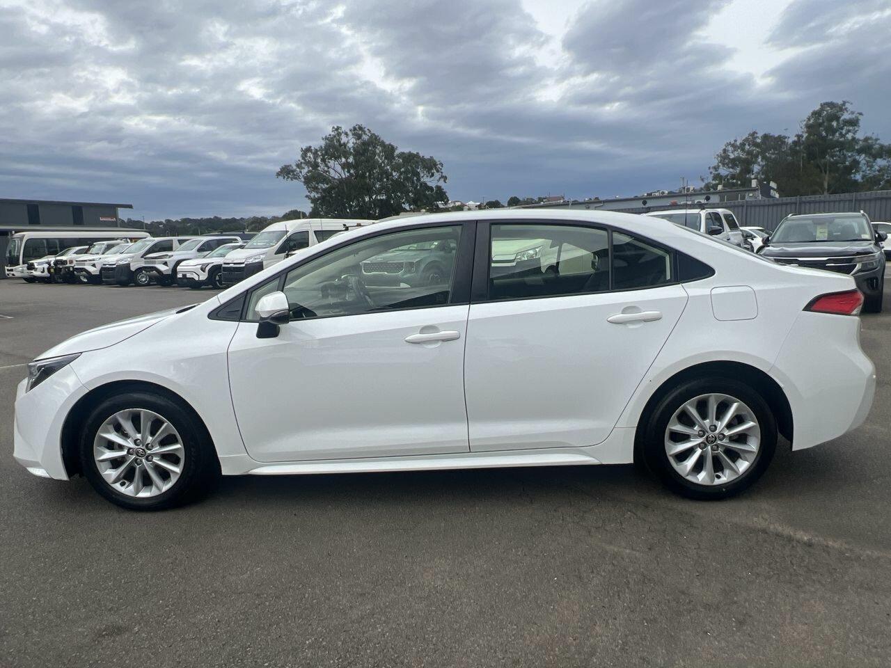 2022 Toyota Corolla Ascent Sport in White