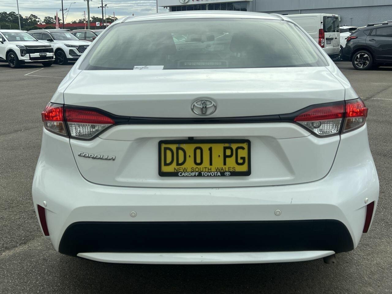 2022 Toyota Corolla Ascent Sport in White