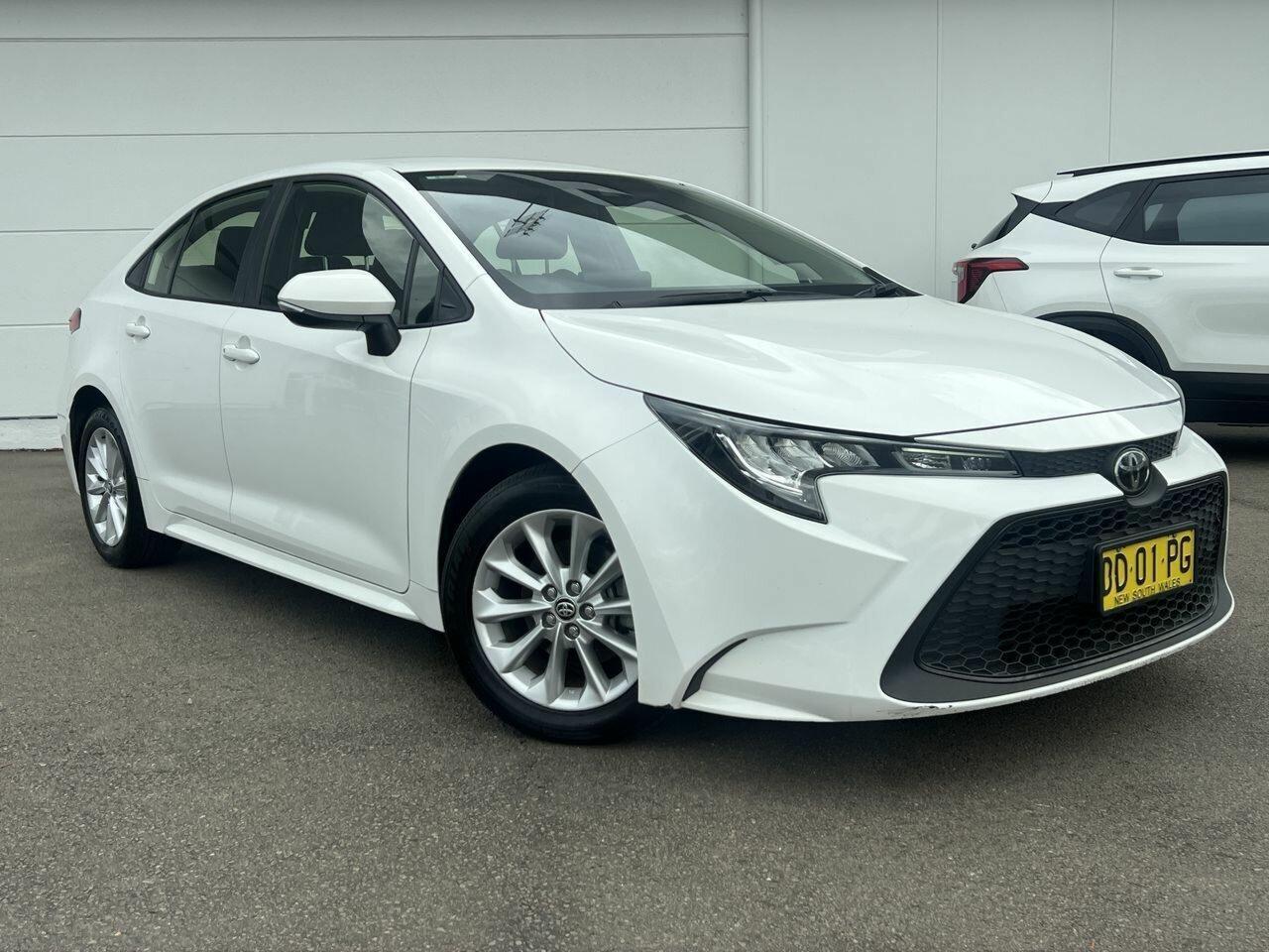 2022 Toyota Corolla Ascent Sport in White