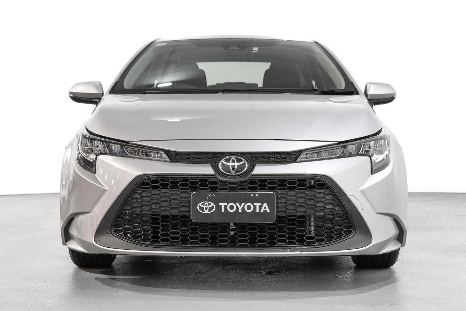 2021 Toyota Corolla Ascent Sport in Silver