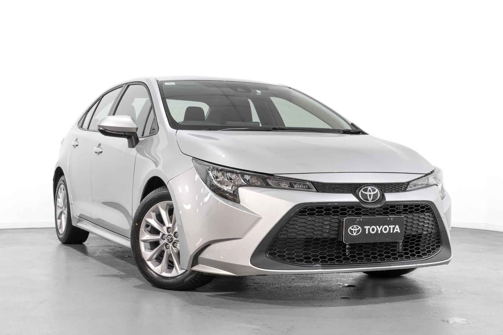 2021 Toyota Corolla Ascent Sport in Silver