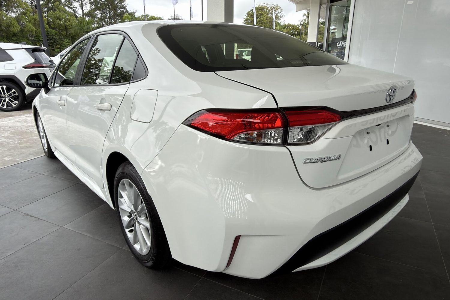2021 Toyota Corolla Ascent Sport in White
