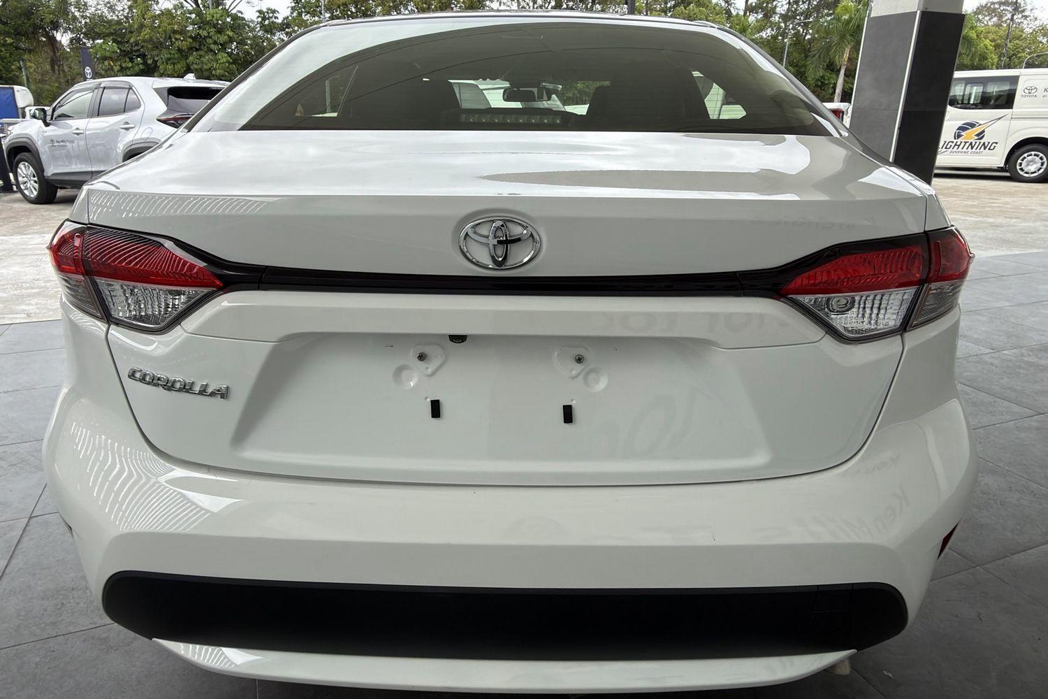2021 Toyota Corolla Ascent Sport in White