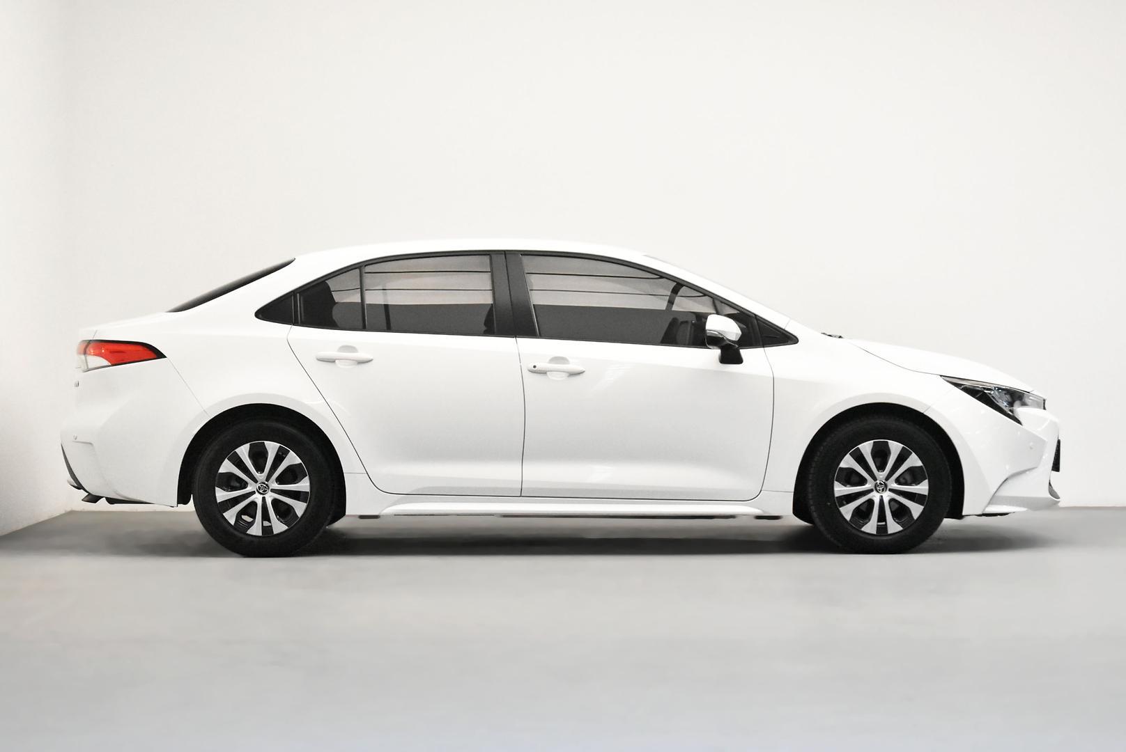 2020 Toyota Corolla Ascent Sport in White