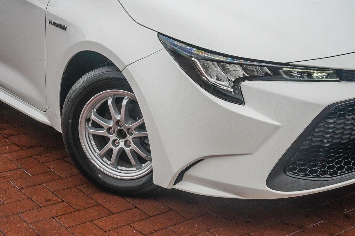 2020 Toyota Corolla Ascent Sport in White