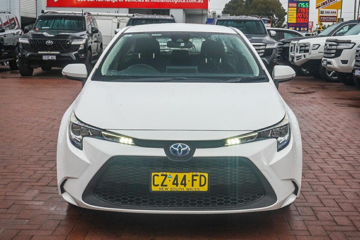 2020 Toyota Corolla Ascent Sport in White