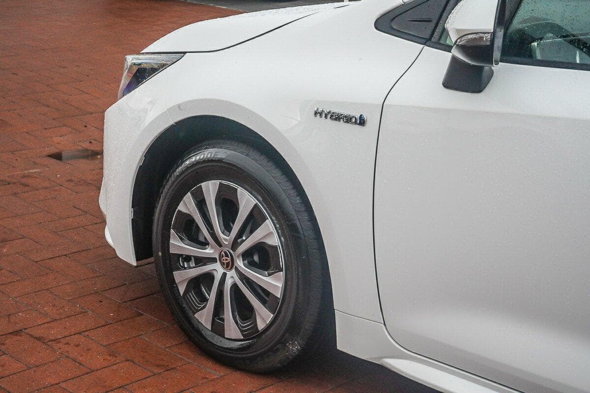 2020 Toyota Corolla Ascent Sport in White