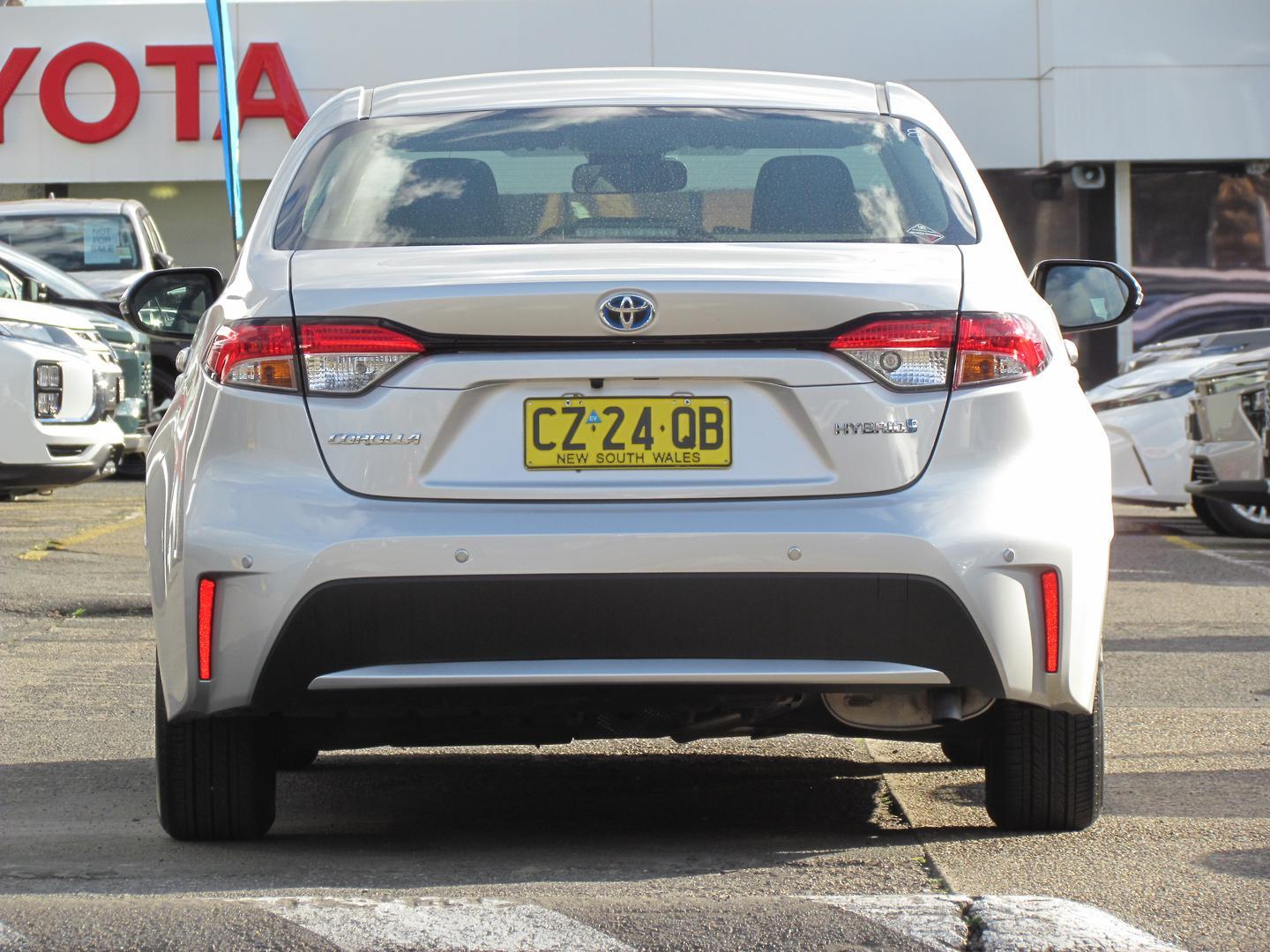 2021 Toyota Corolla Ascent Sport in Silver