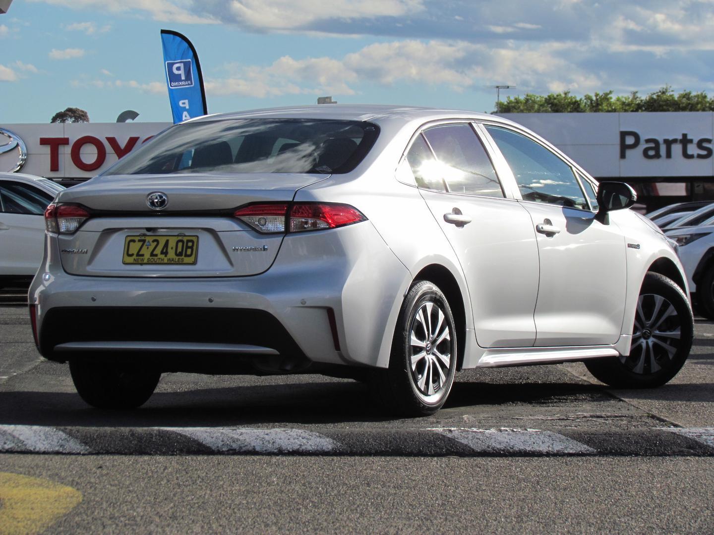 2021 Toyota Corolla Ascent Sport in Silver