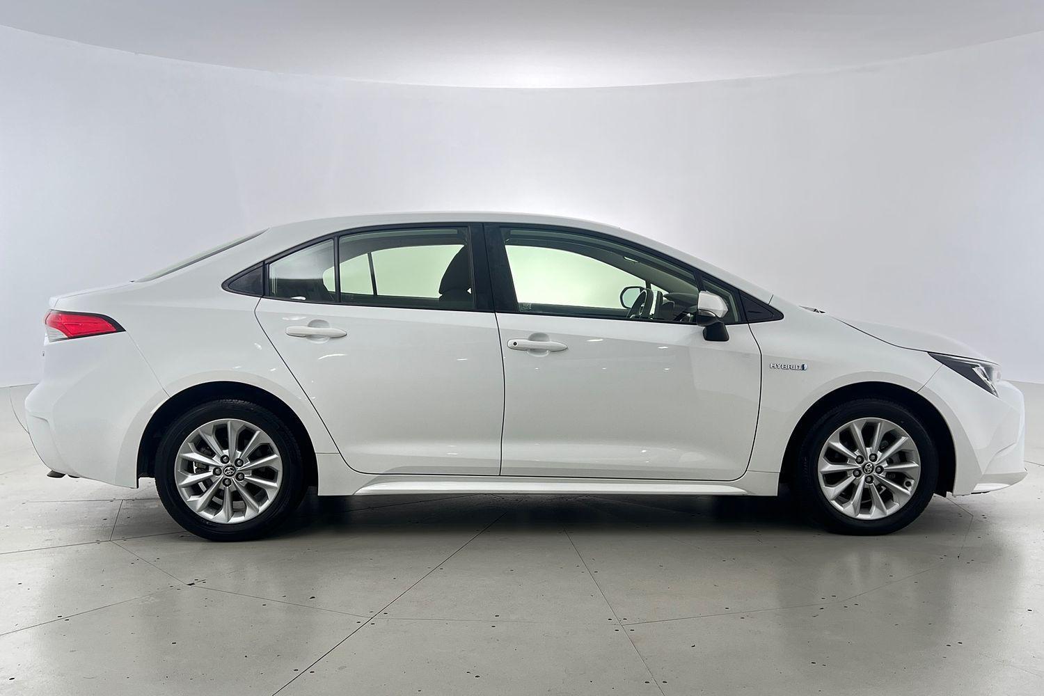 2021 Toyota Corolla Ascent Sport in White