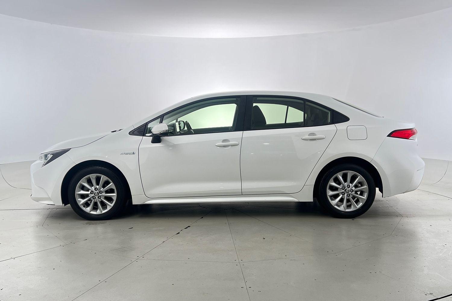 2021 Toyota Corolla Ascent Sport in White
