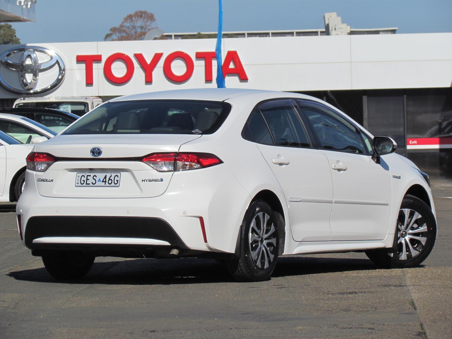 2020 Toyota Corolla Ascent Sport in White