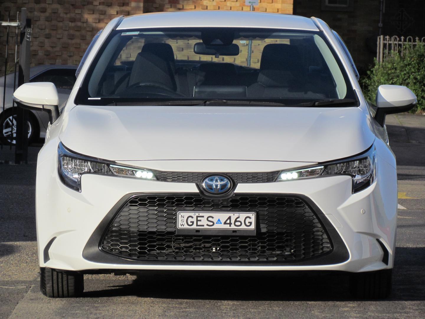 2020 Toyota Corolla Ascent Sport in White