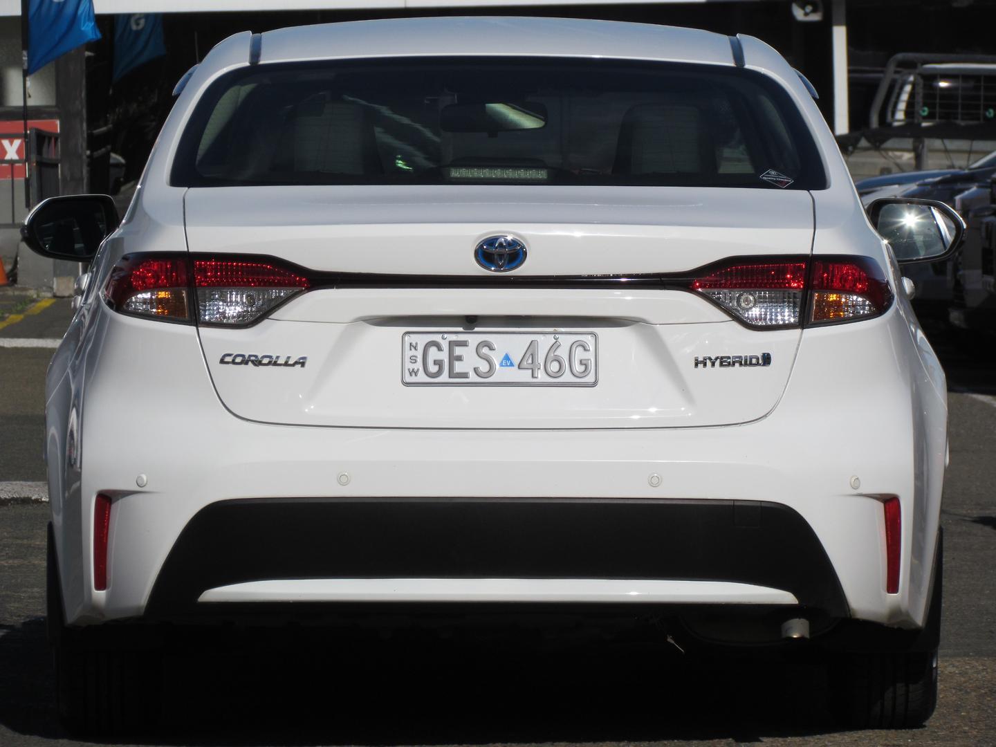 2020 Toyota Corolla Ascent Sport in White