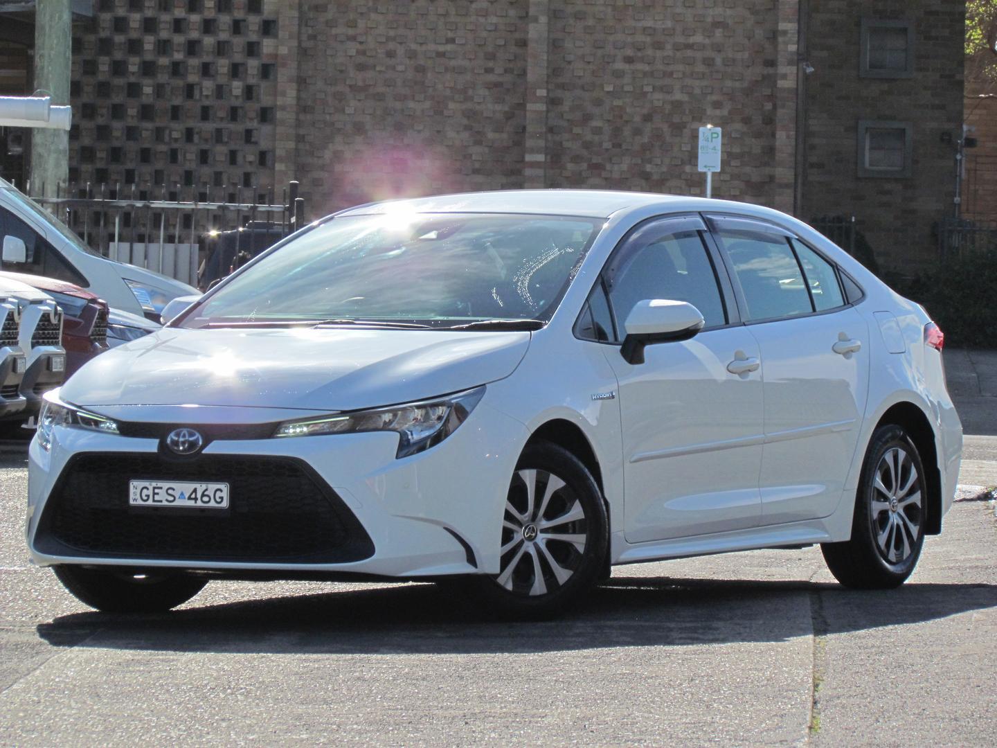 2020 Toyota Corolla Ascent Sport in White