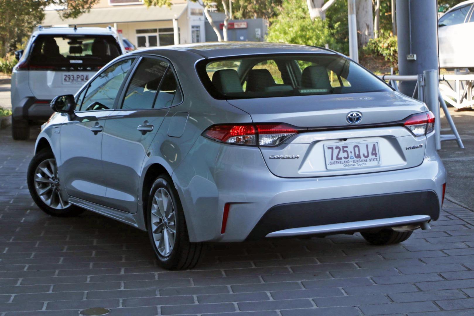 2021 Toyota Corolla Ascent Sport in Silver