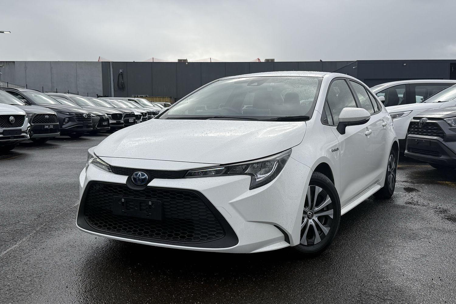 2020 Toyota Corolla Ascent Sport in White