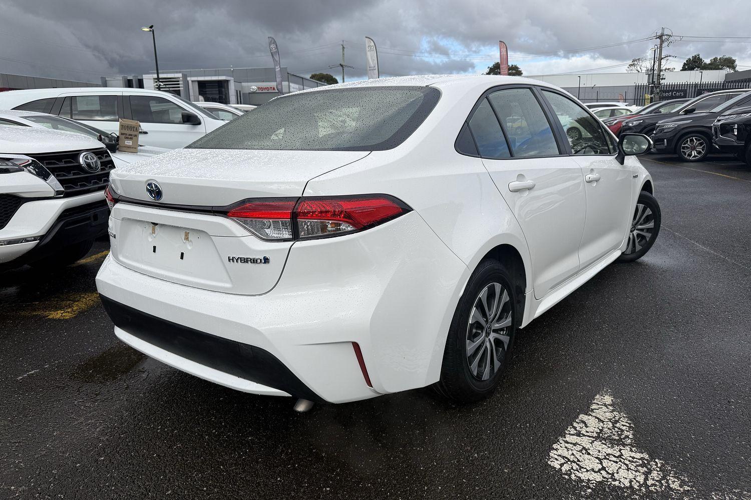 2020 Toyota Corolla Ascent Sport in White
