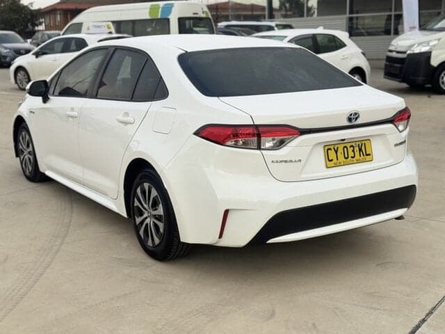 2020 Toyota Corolla Ascent Sport in White