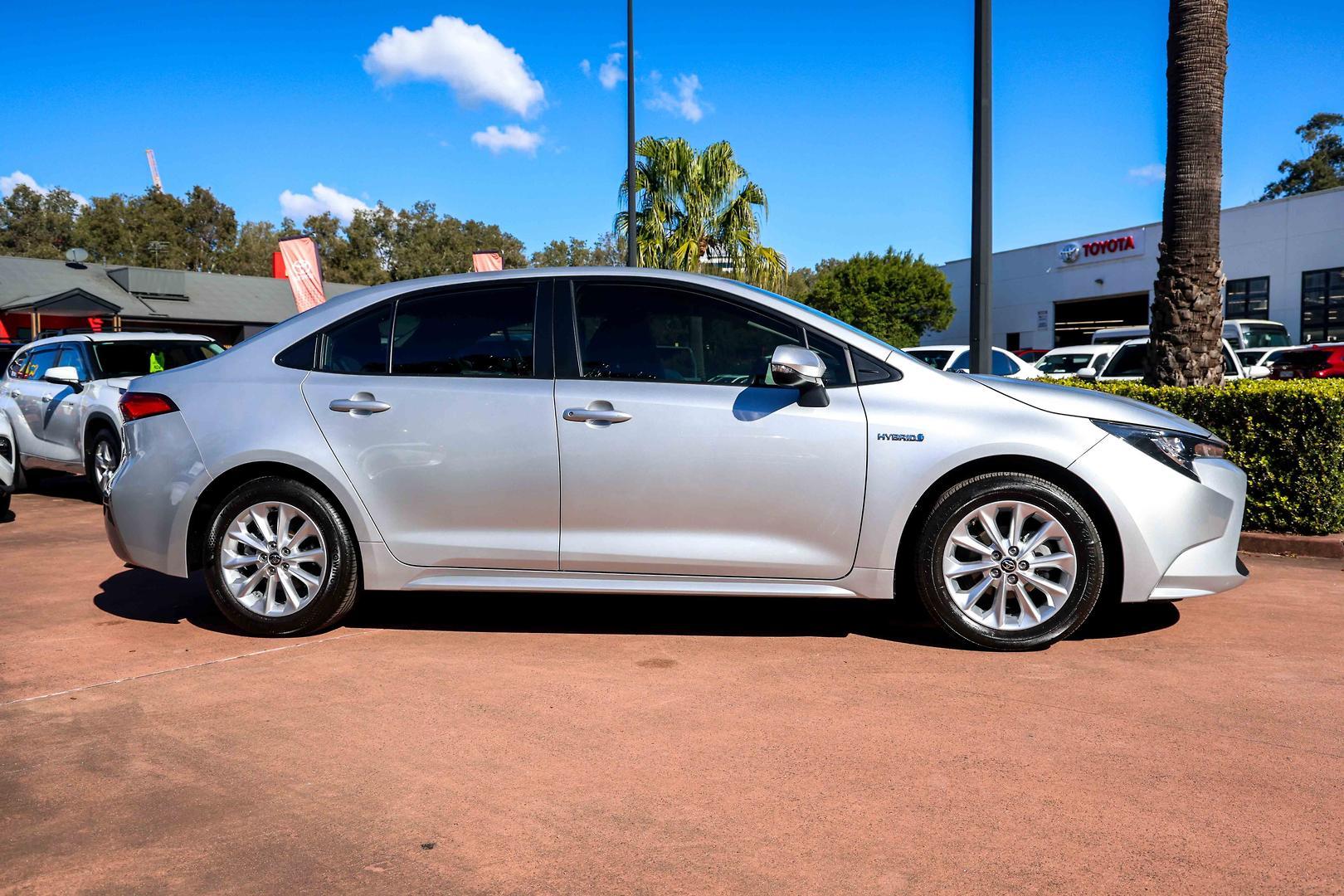 2022 Toyota Corolla Ascent Sport in Silver