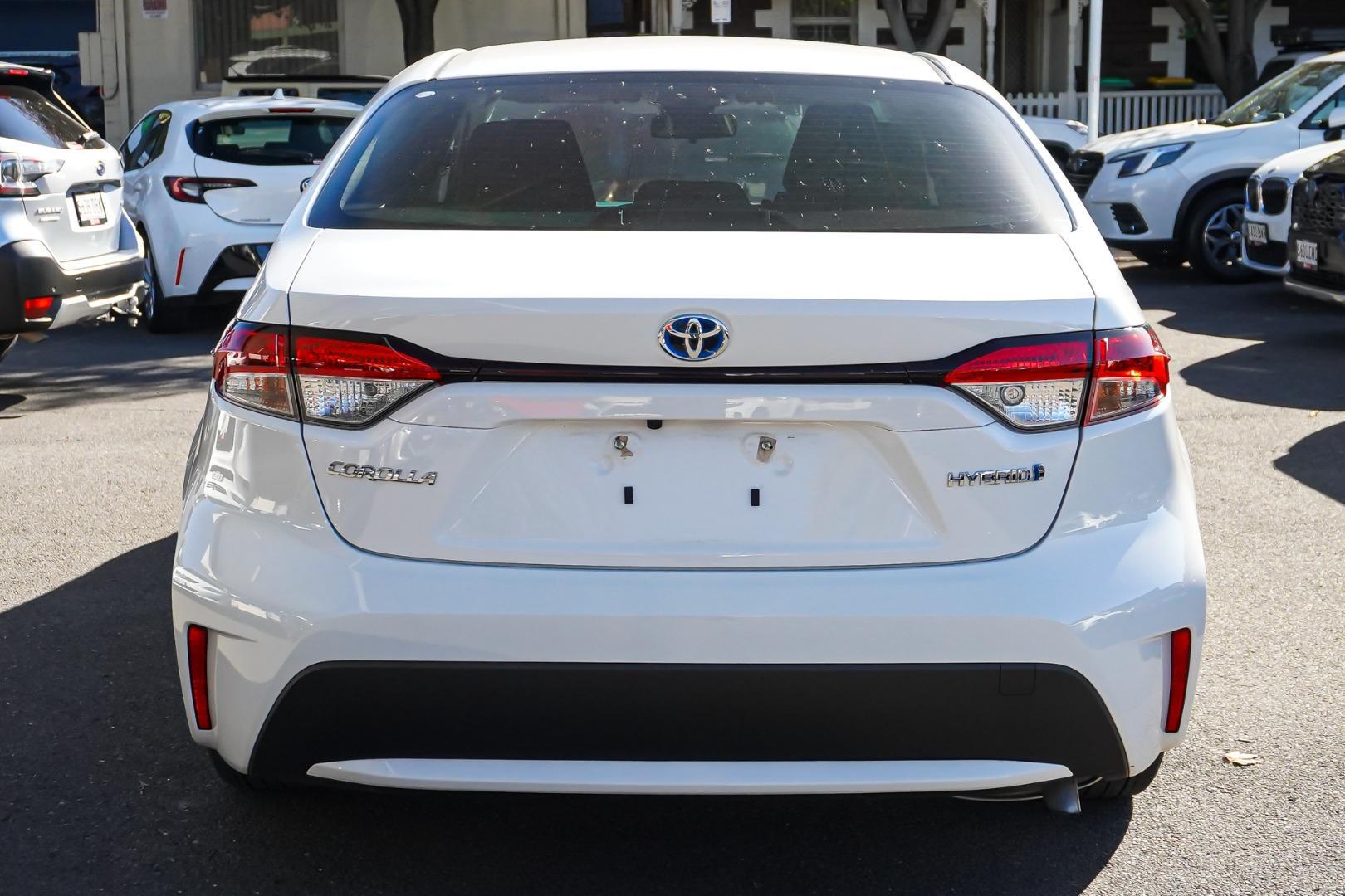 2021 Toyota Corolla Ascent Sport in White