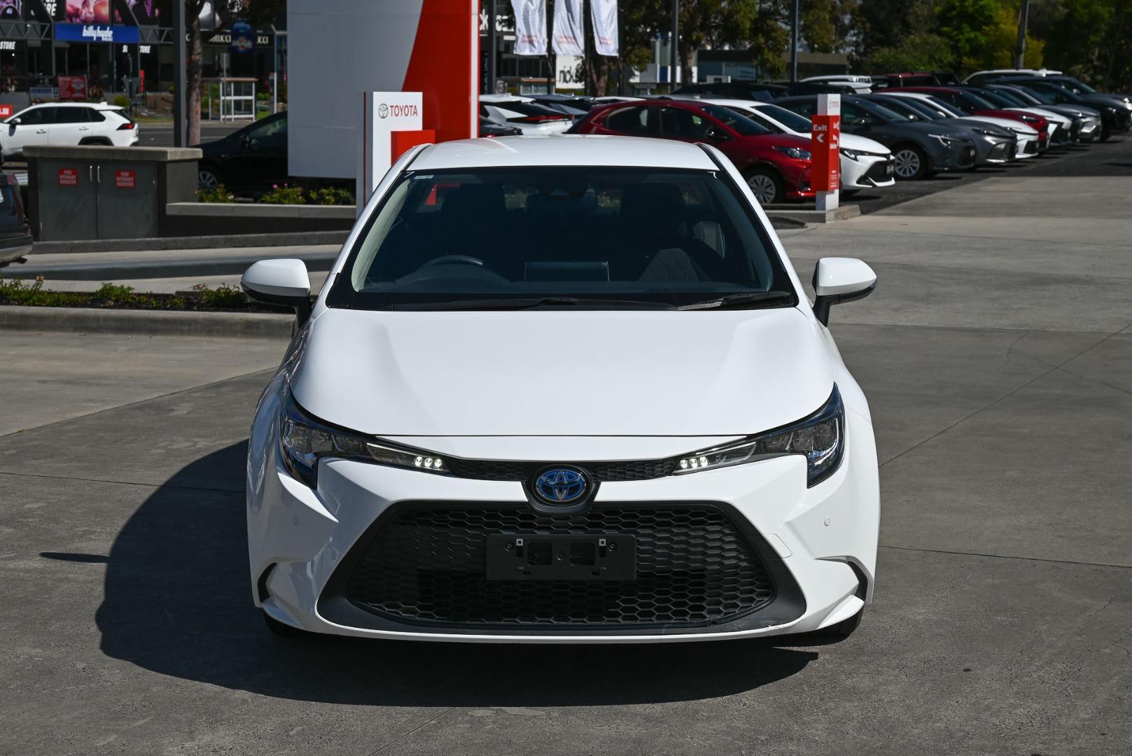 2021 Toyota Corolla Ascent Sport in White