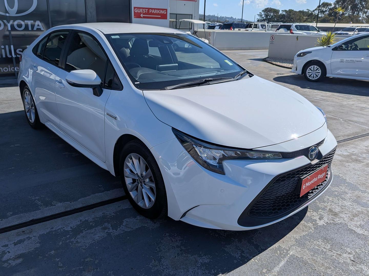 2022 Toyota Corolla Ascent Sport in White