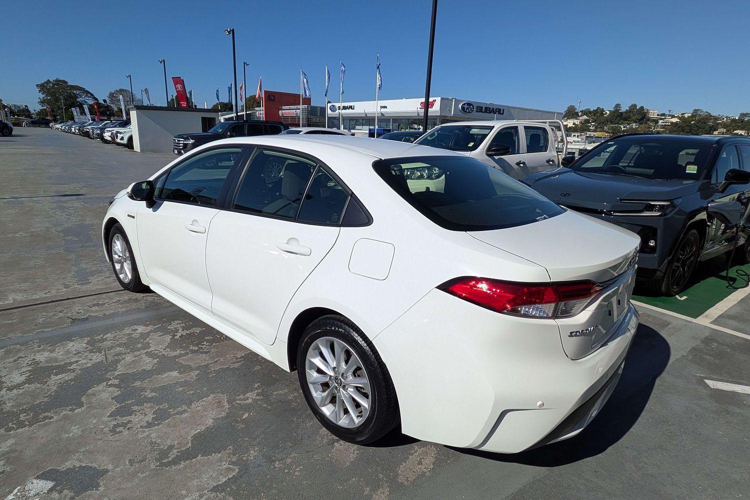 2022 Toyota Corolla Ascent Sport in White