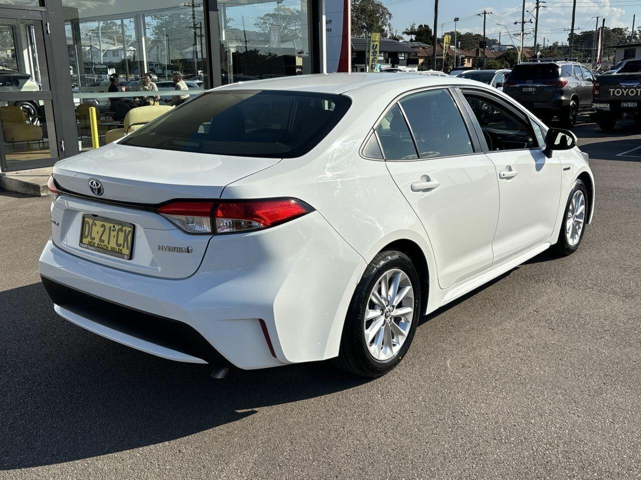 2021 Toyota Corolla Ascent Sport in White