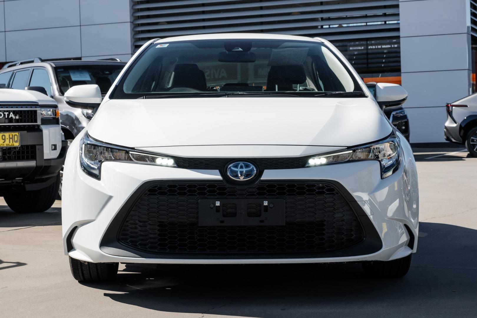 2021 Toyota Corolla Ascent Sport in White