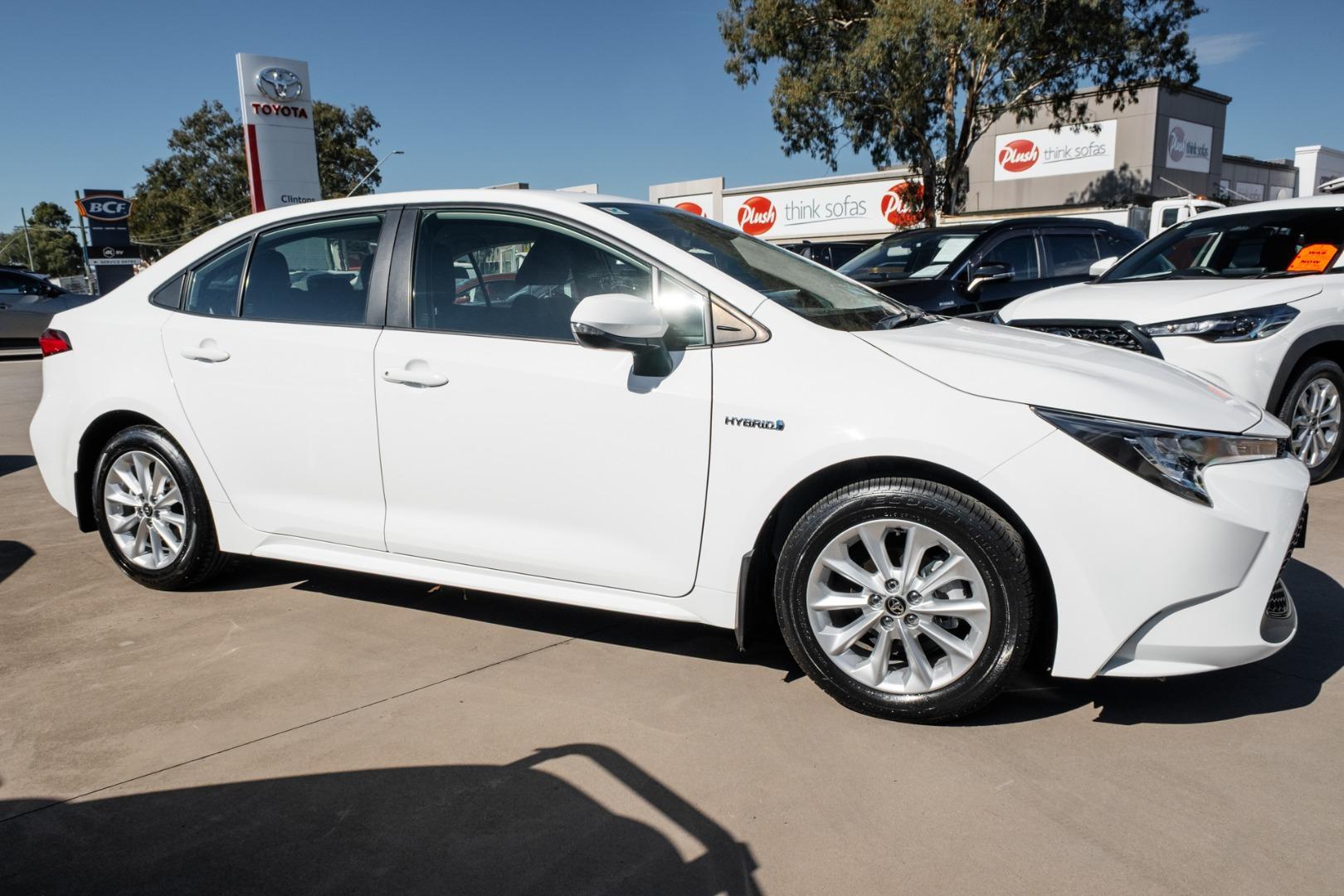 2021 Toyota Corolla Ascent Sport in White