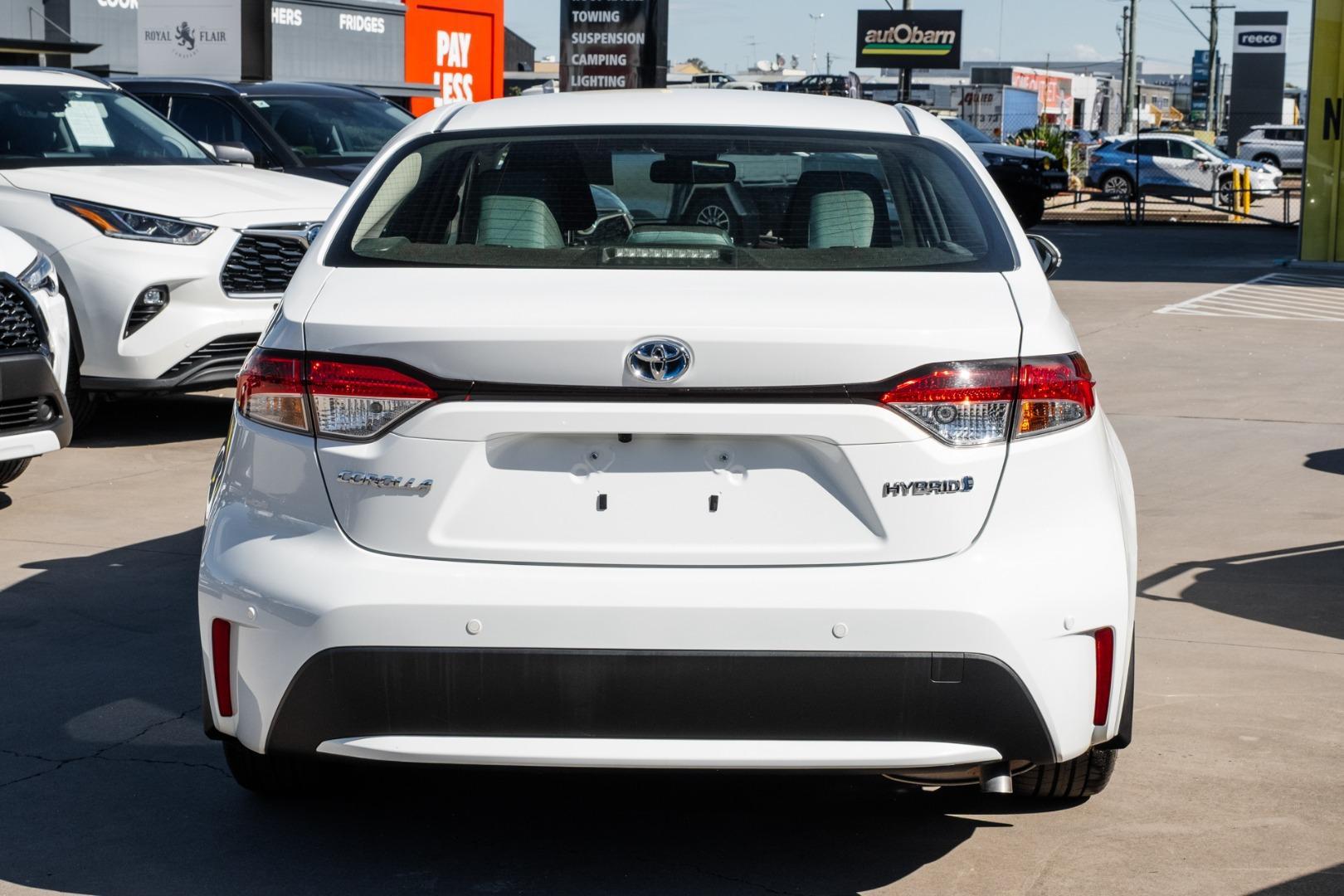 2021 Toyota Corolla Ascent Sport in White