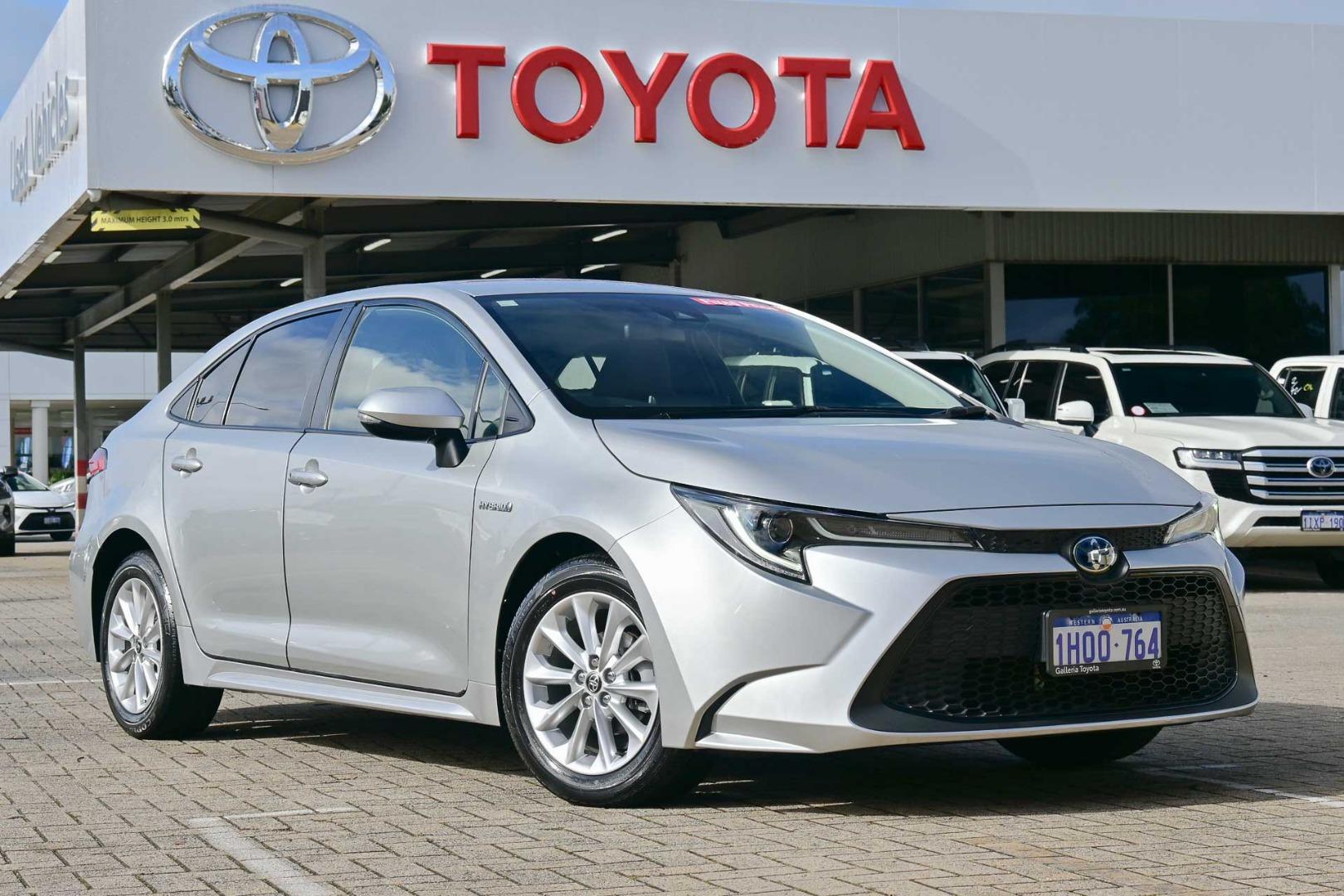 2022 Toyota Corolla SX in Silver