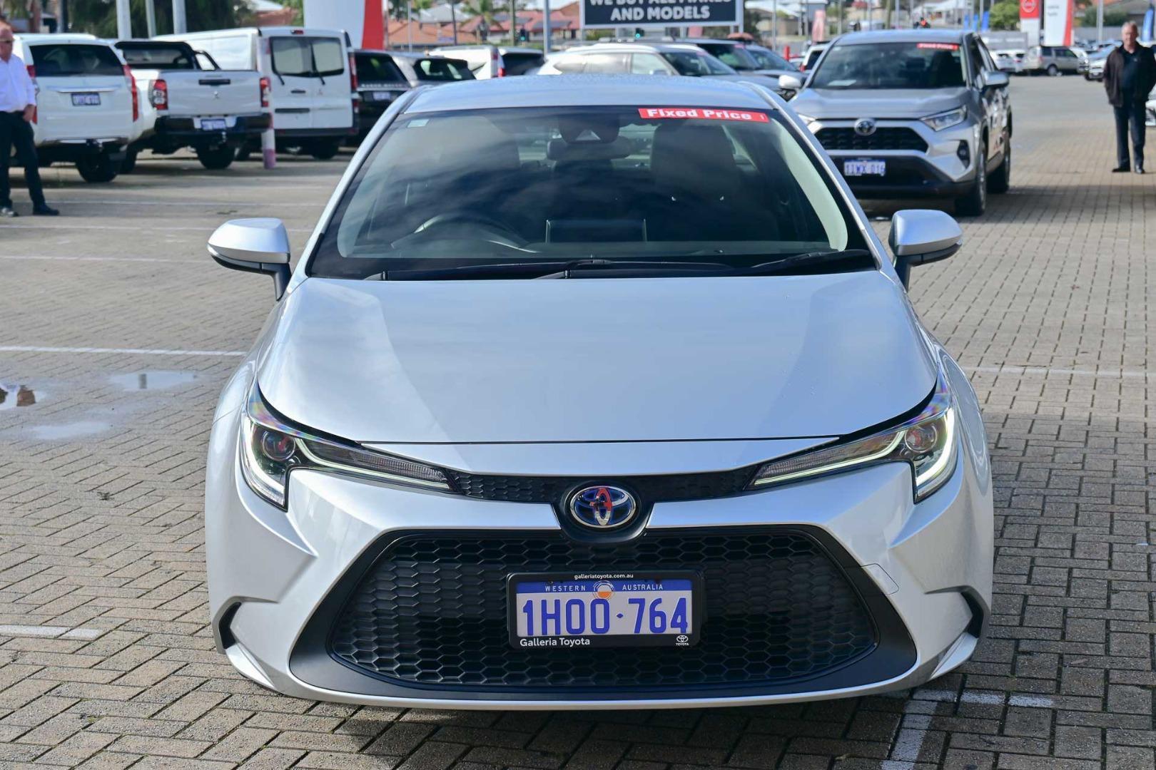 2022 Toyota Corolla SX in Silver
