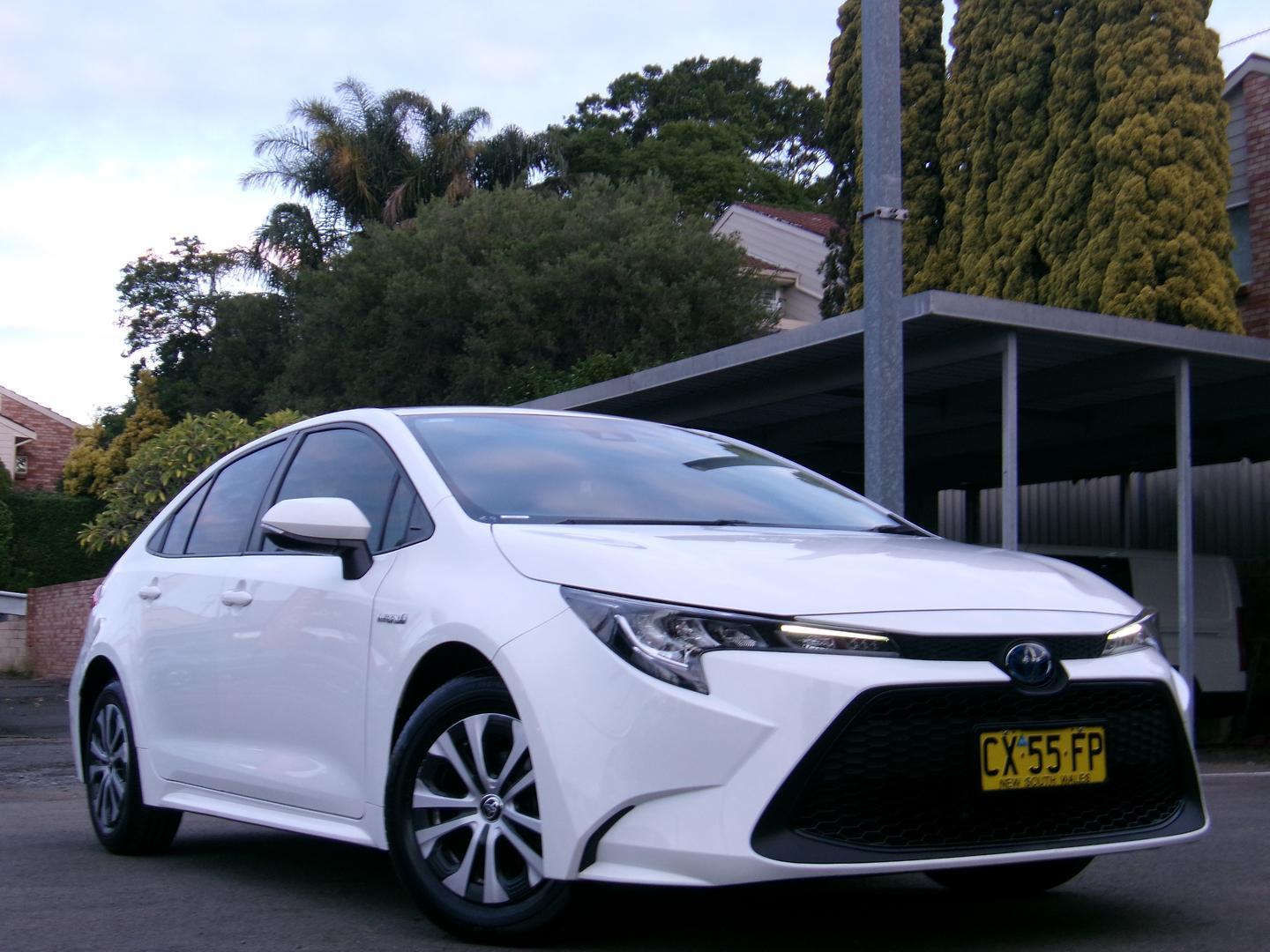 2020 Toyota Corolla Ascent Sport in White