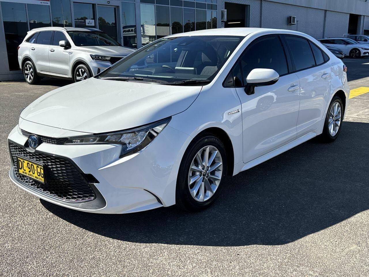 2021 Toyota Corolla Ascent Sport in White