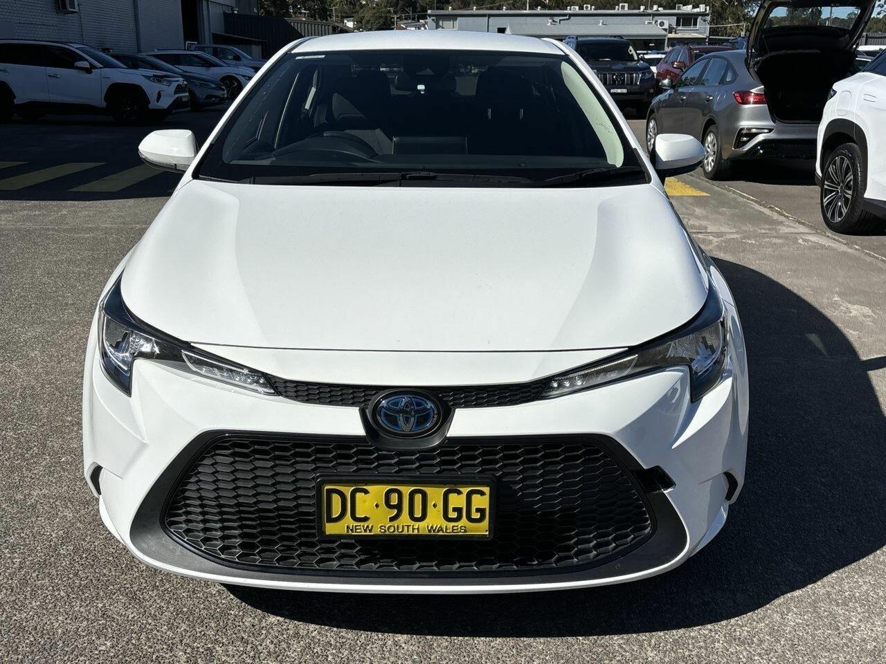 2021 Toyota Corolla Ascent Sport in White