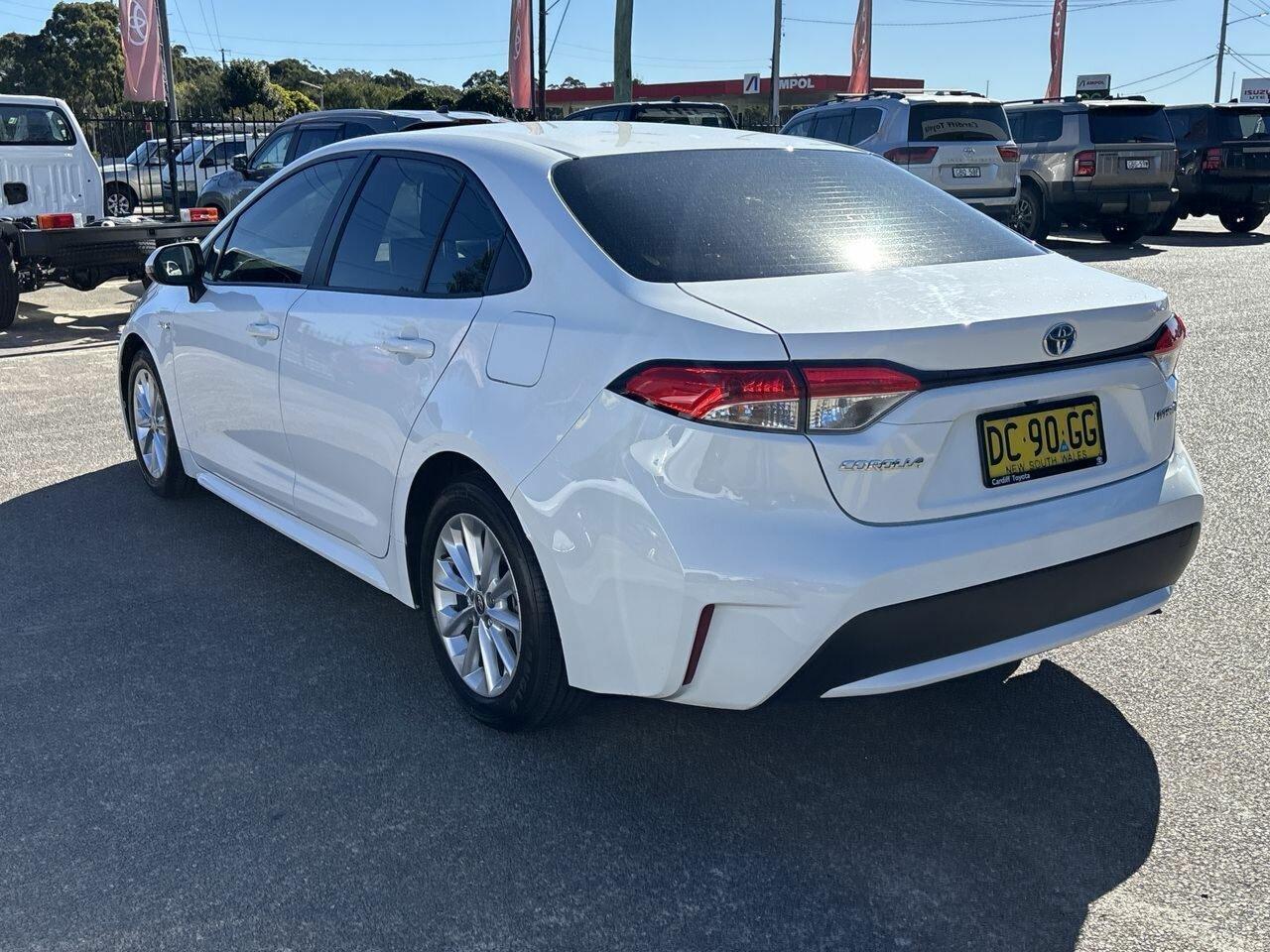 2021 Toyota Corolla Ascent Sport in White