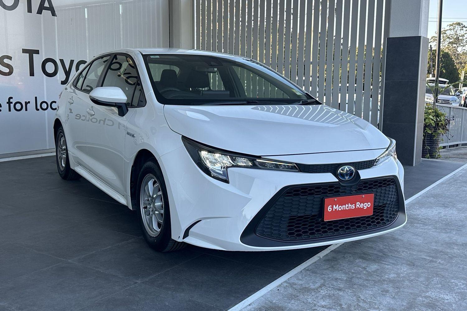 2020 Toyota Corolla Ascent Sport in White
