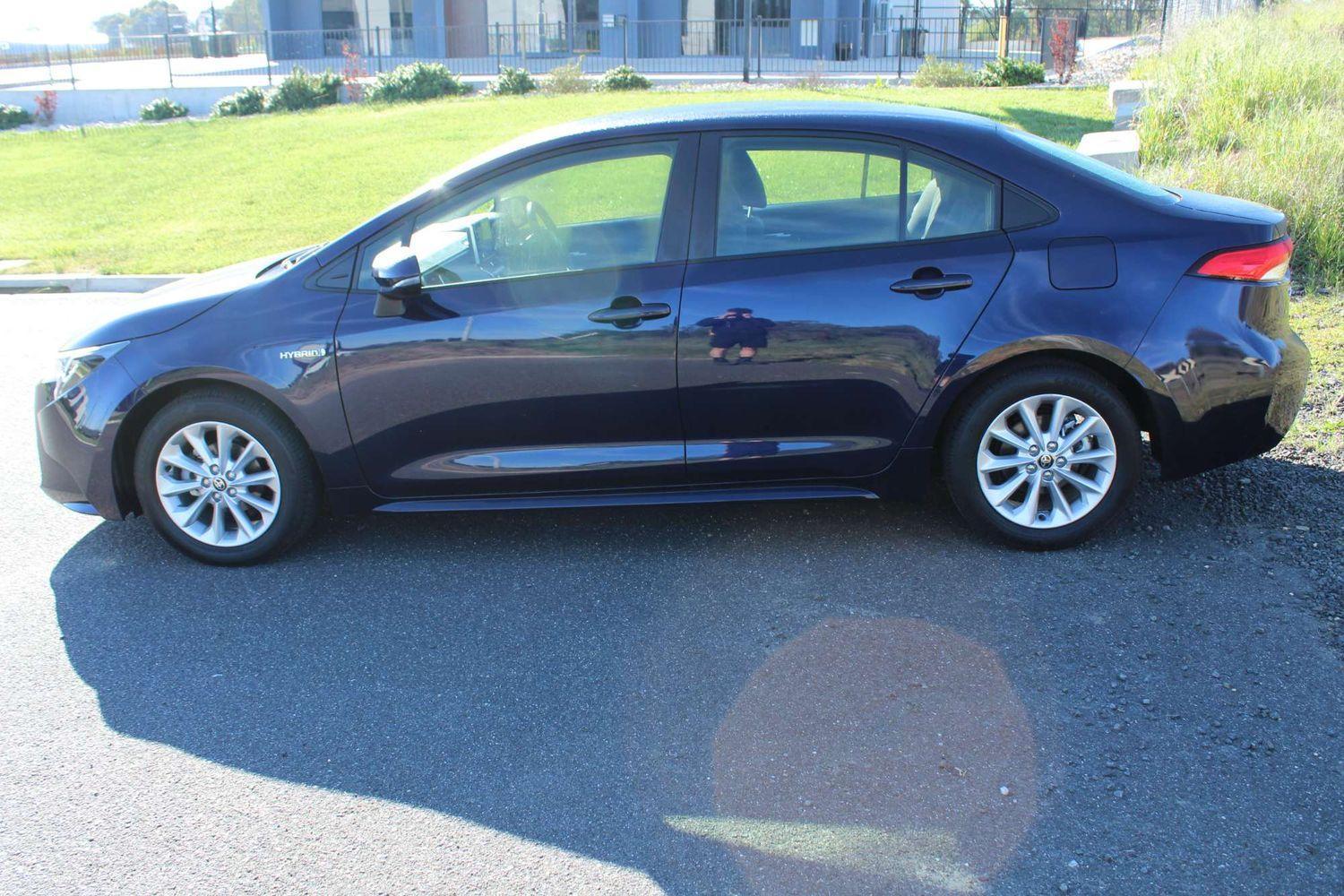 2021 Toyota Corolla Ascent Sport in Blue