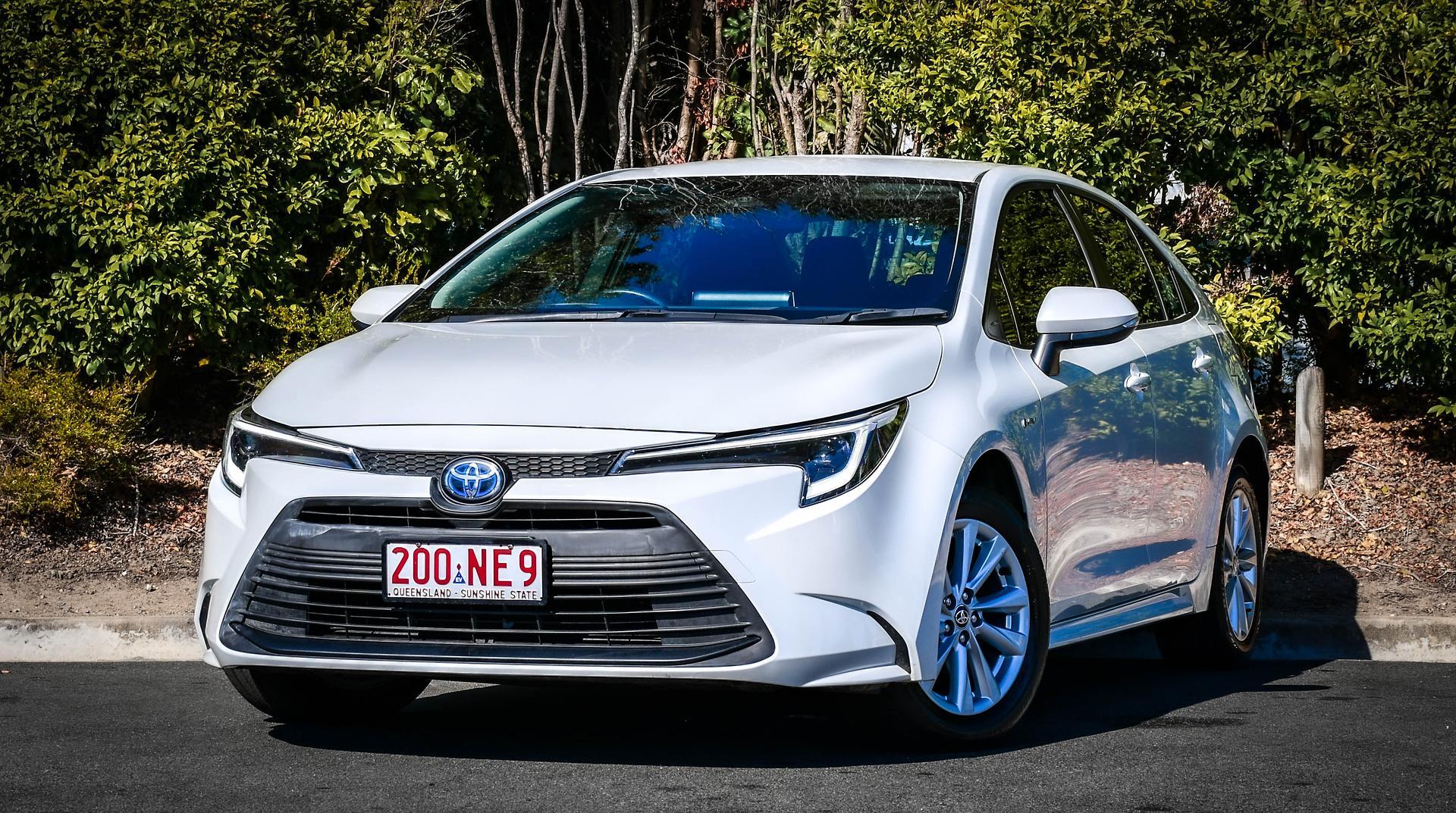 2025 Toyota Corolla Ascent Sport in White