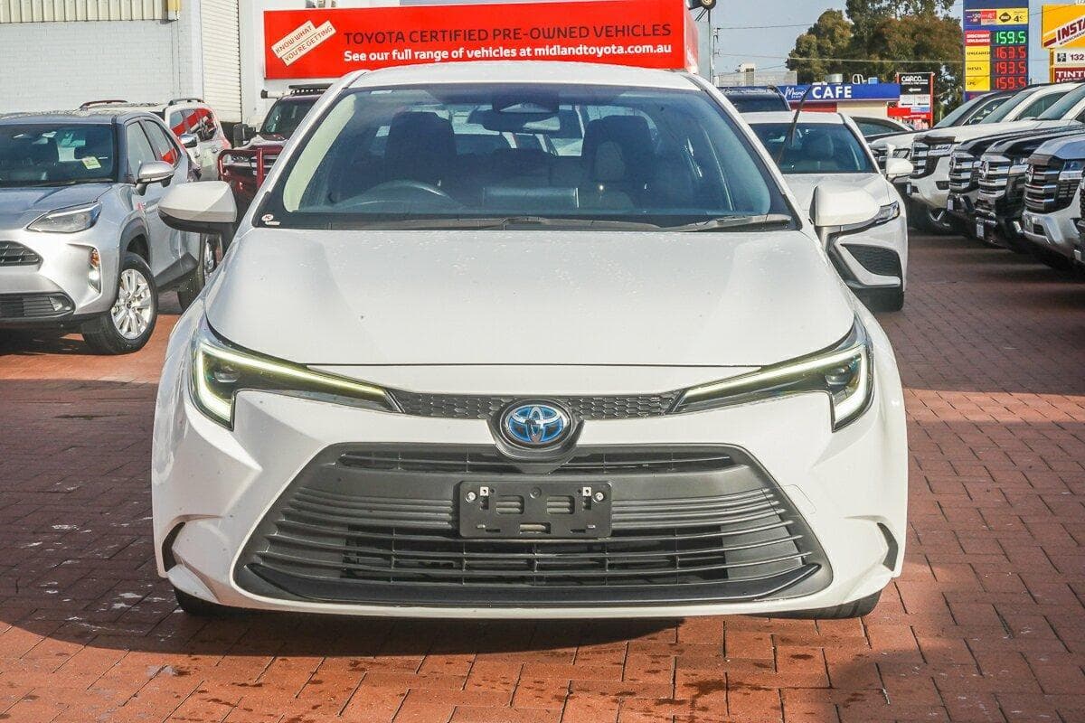 2022 Toyota Corolla Ascent Sport in White