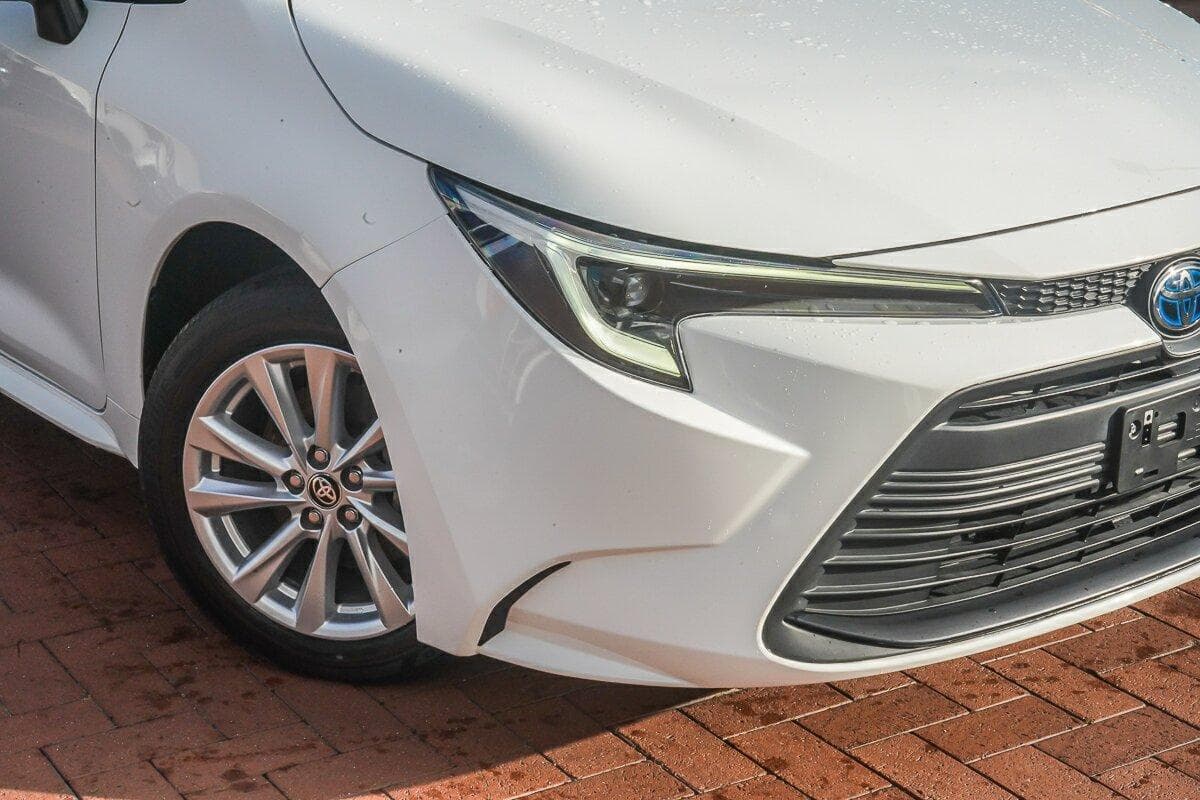 2022 Toyota Corolla Ascent Sport in White