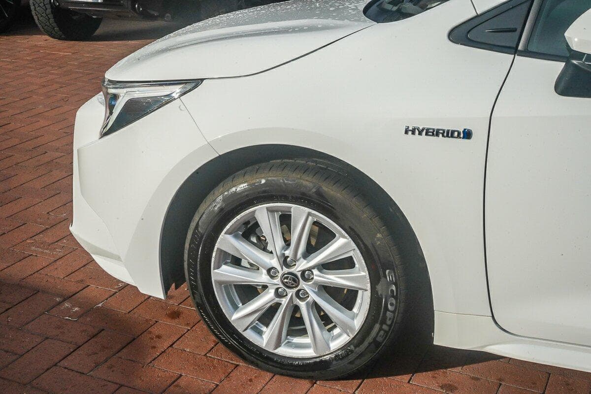 2022 Toyota Corolla Ascent Sport in White