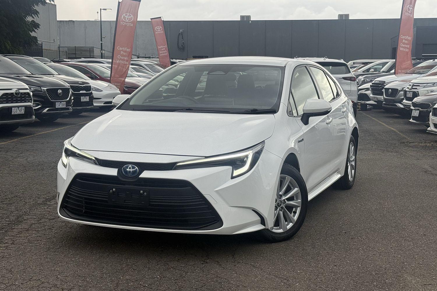 2024 Toyota Corolla Ascent Sport in White